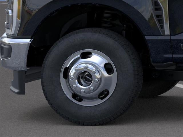 2026 Ford Super Duty F-350 DRW LARIAT