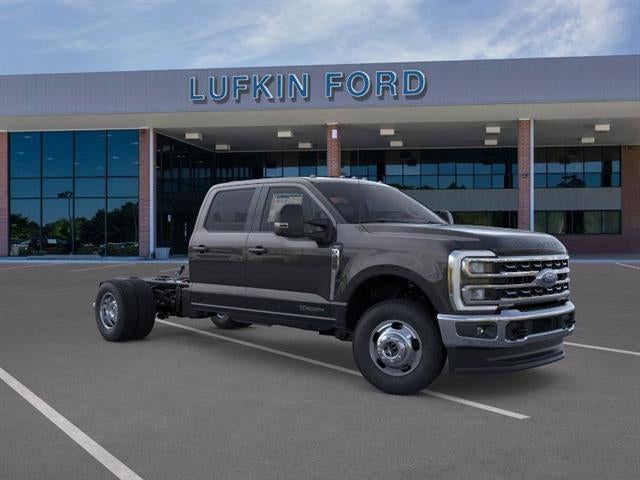 2026 Ford Super Duty F-350 DRW LARIAT