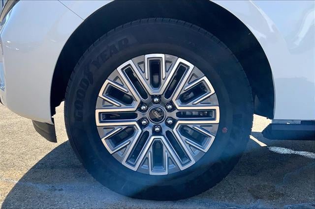 2027 Ford Expedition Max 4DR 4WD PLATINUM