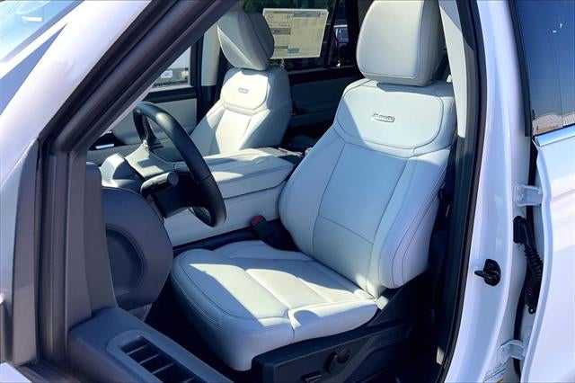 2027 Ford Expedition Max 4DR 4WD PLATINUM