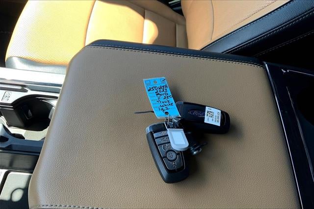 2023 Ford Super Duty F-250 SRW Lariat