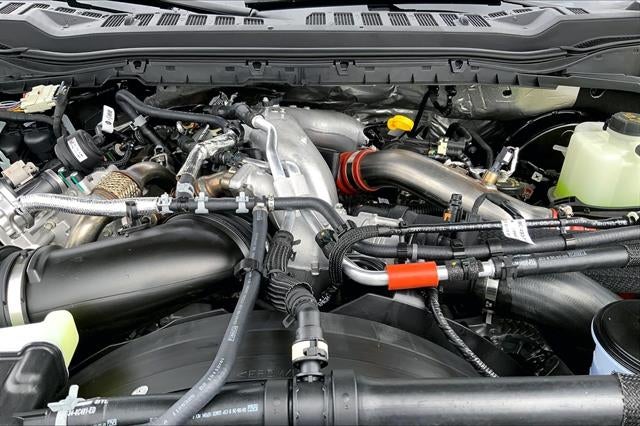 2027 Ford Super Duty F-350 SRW XLT