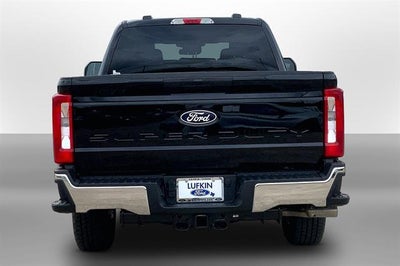 2027 Ford Super Duty F-350 SRW XLT