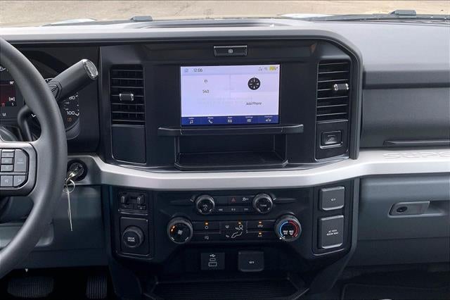 2027 Ford Super Duty F-350 SRW XLT