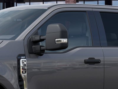 2027 Ford Super Duty F-350 SRW XLT