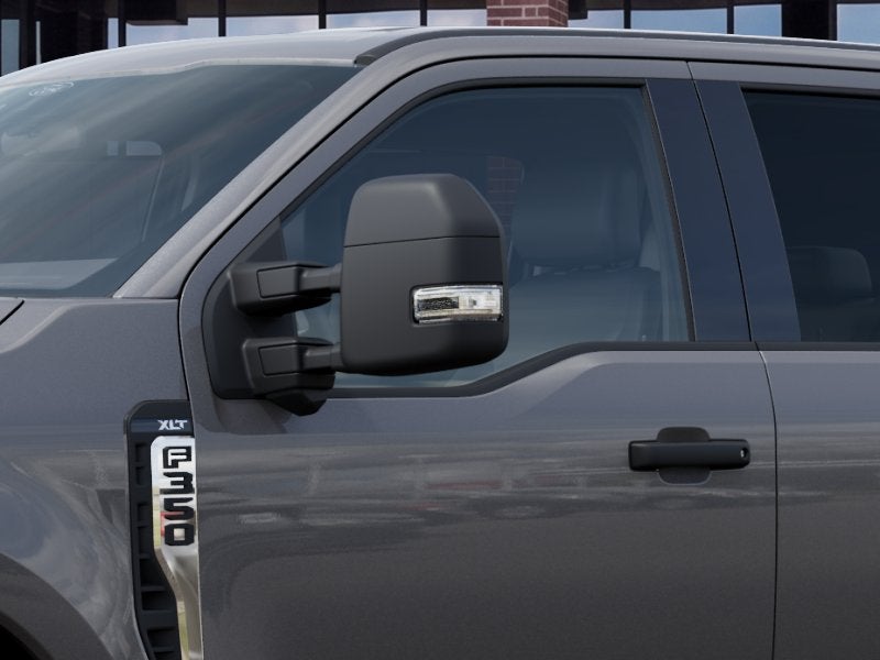 2027 Ford Super Duty F-350 SRW XLT