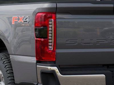 2027 Ford Super Duty F-350 SRW XLT