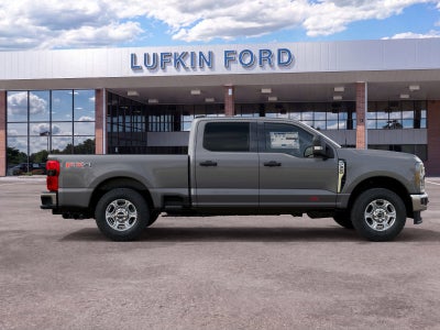 2027 Ford Super Duty F-350 SRW XLT