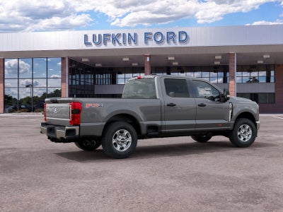 2027 Ford Super Duty F-350 SRW XLT