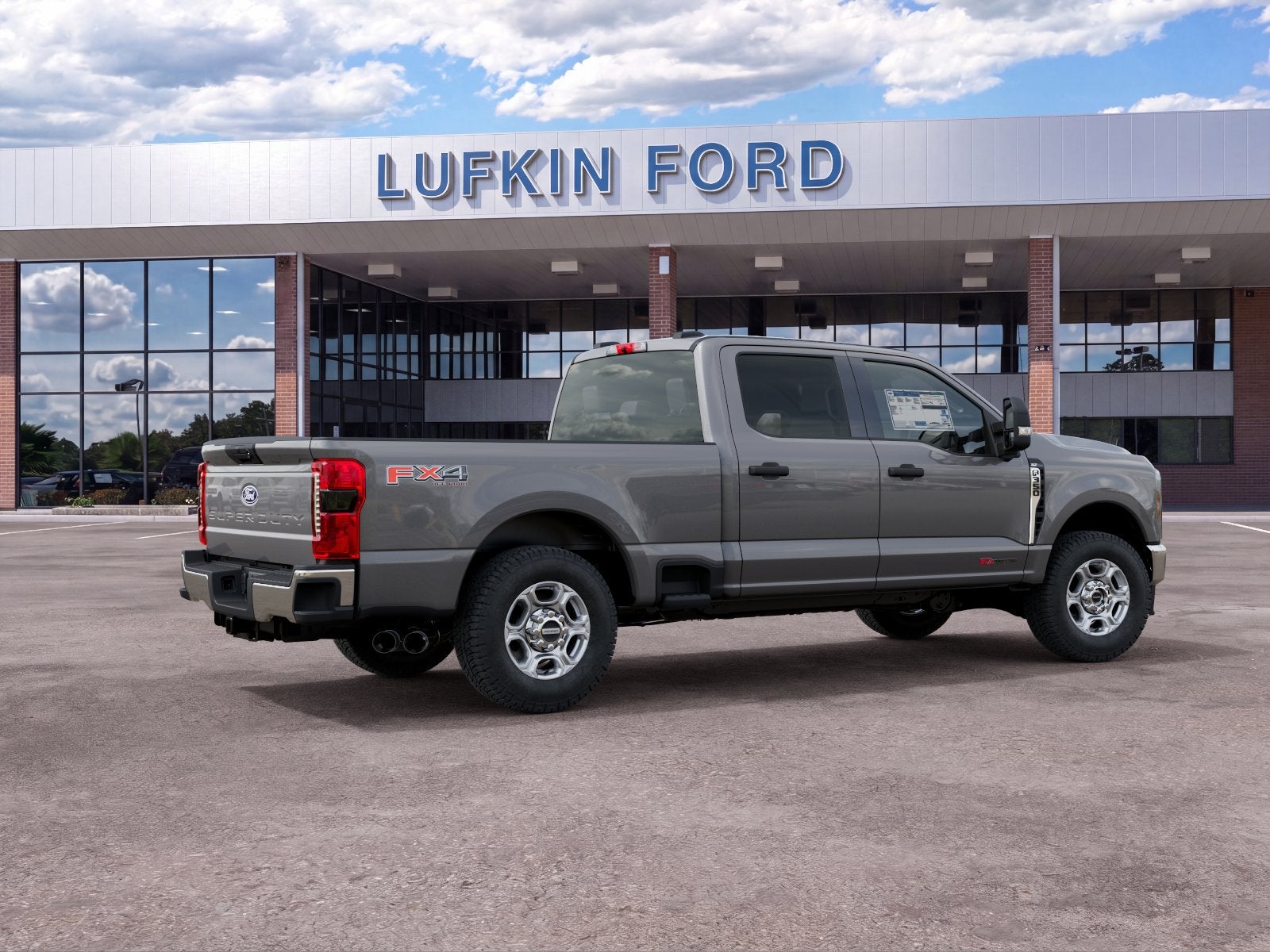 2027 Ford Super Duty F-350 SRW XLT