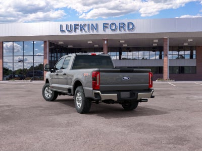 2027 Ford Super Duty F-350 SRW XLT