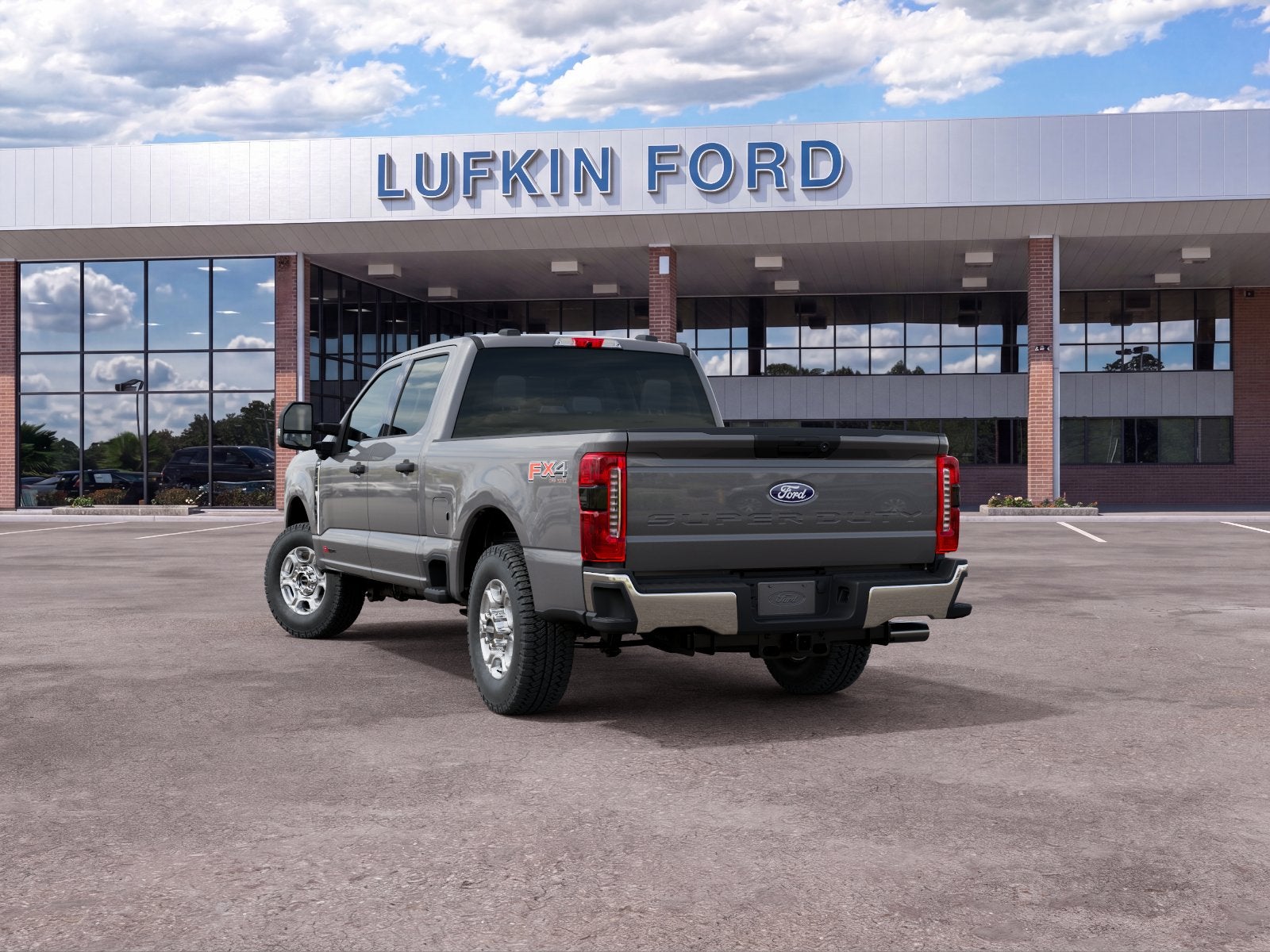 2027 Ford Super Duty F-350 SRW XLT