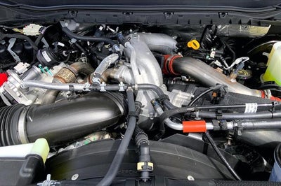 2027 Ford Super Duty F-350 SRW XLT