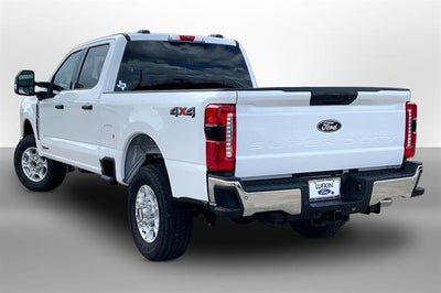 2027 Ford Super Duty F-350 SRW XLT