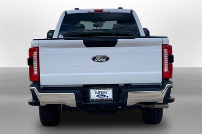 2027 Ford Super Duty F-350 SRW XLT