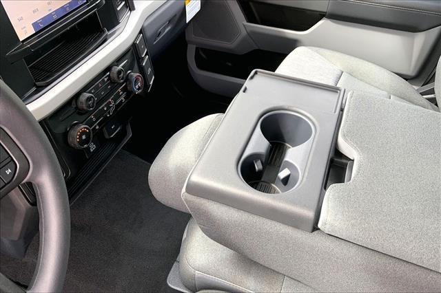2027 Ford Super Duty F-350 SRW XLT