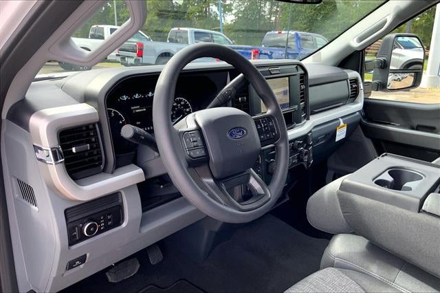 2027 Ford Super Duty F-350 SRW XLT