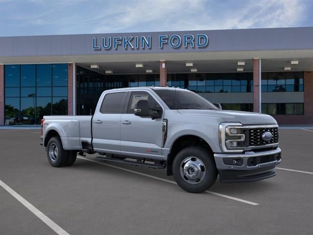 2026 Ford Super Duty F-350 DRW LARIAT