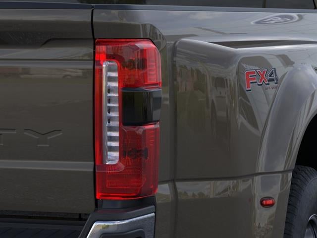 2026 Ford Super Duty F-350 DRW LARIAT