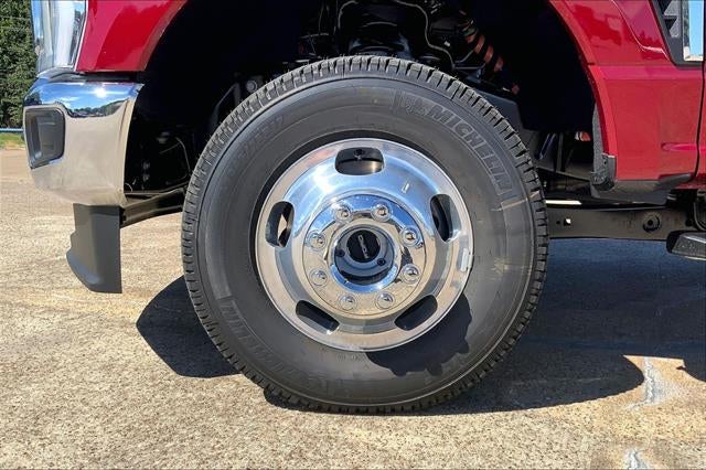 2027 Ford Super Duty F-350 DRW XLT