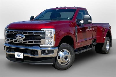 2027 Ford Super Duty F-350 DRW XLT