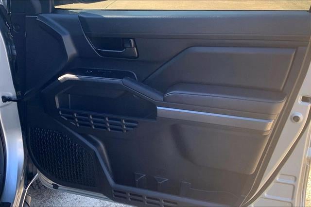 2025 Toyota Tacoma 4WD SR5