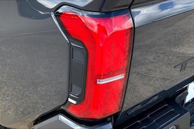 2025 Toyota Tacoma 4WD SR5