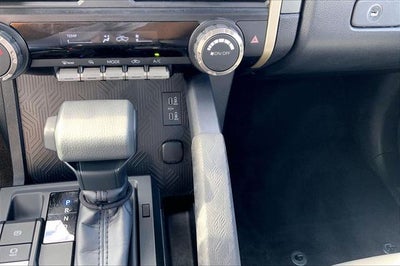 2025 Toyota Tacoma 4WD SR5