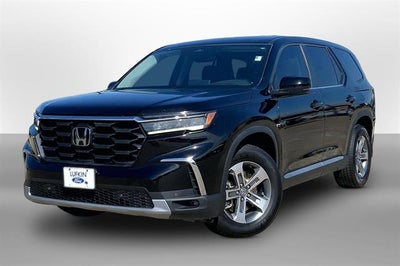 2023 Honda Pilot EX-L w/Rear Captain's Chairs