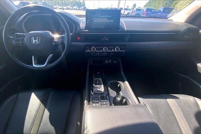 2023 Honda Pilot EX-L w/Rear Captain's Chairs
