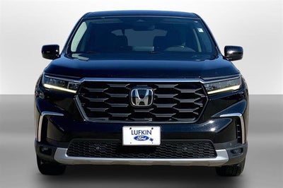 2023 Honda Pilot EX-L w/Rear Captain's Chairs