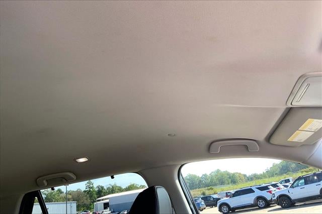2023 Honda Pilot EX-L w/Rear Captain's Chairs