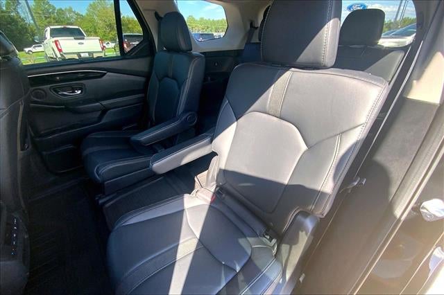 2023 Honda Pilot EX-L w/Rear Captain's Chairs