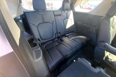 2023 Honda Pilot EX-L w/Rear Captain's Chairs