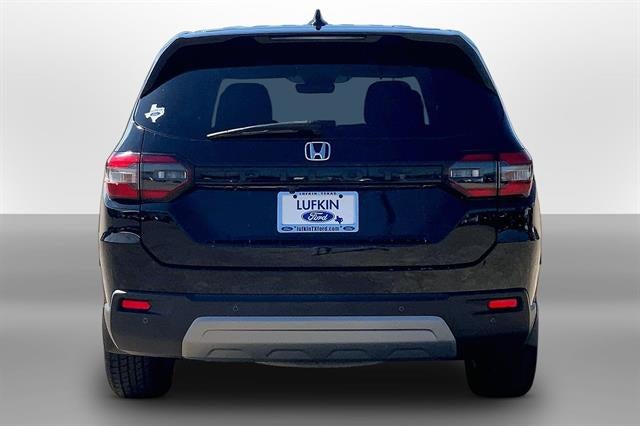 2023 Honda Pilot EX-L w/Rear Captain's Chairs