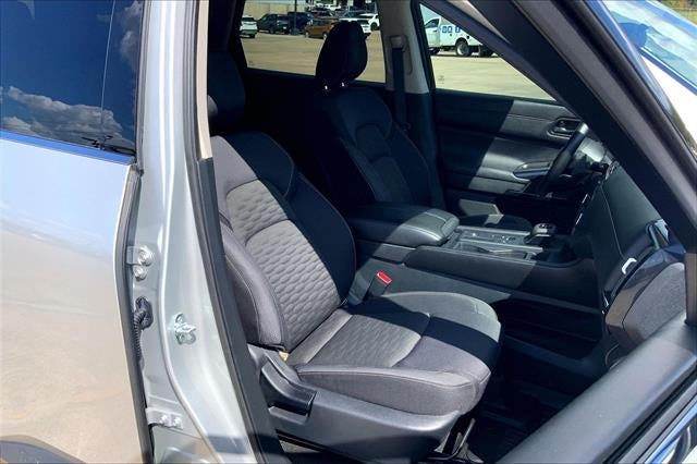2024 Nissan Pathfinder S