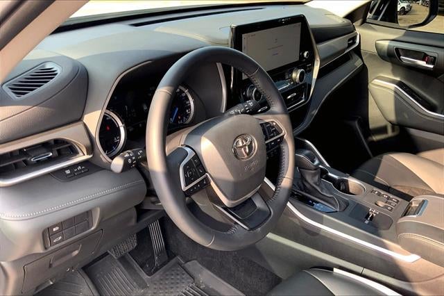 2025 Toyota Highlander XLE Nightshade