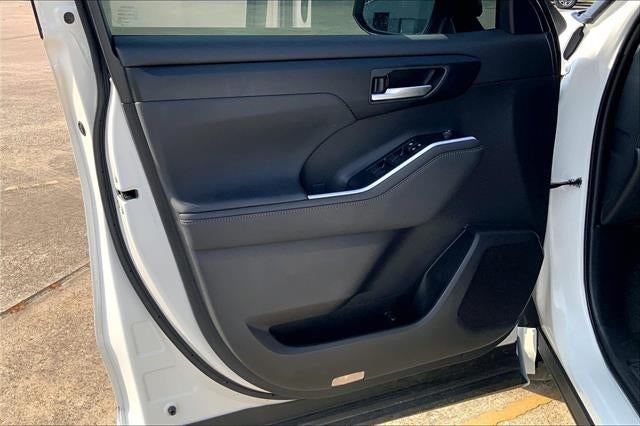 2025 Toyota Highlander XLE Nightshade