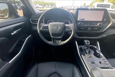 2025 Toyota Highlander XLE Nightshade