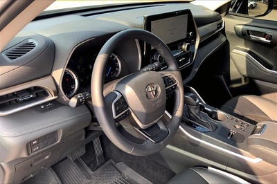 2025 Toyota Highlander XLE Nightshade