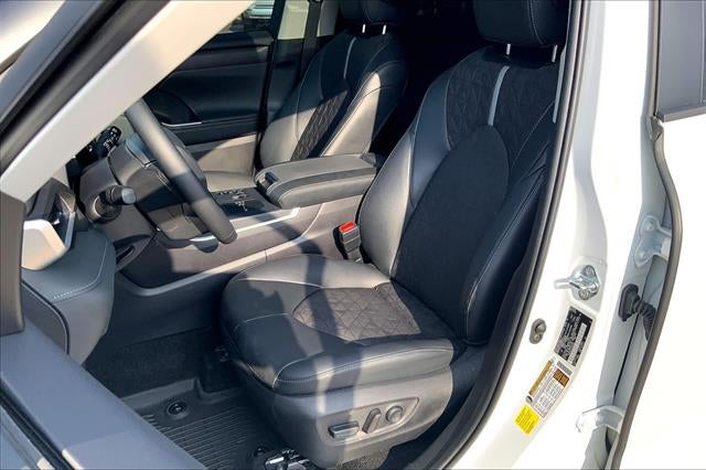 2025 Toyota Highlander XLE Nightshade