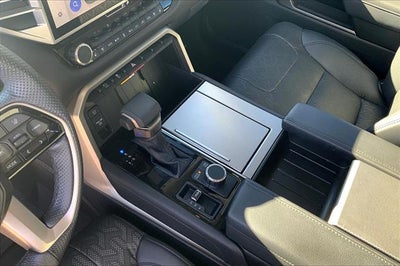 2024 Toyota Sequoia SR5