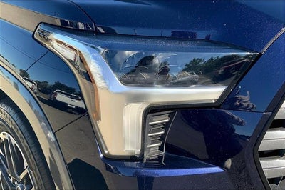 2024 Toyota Sequoia SR5