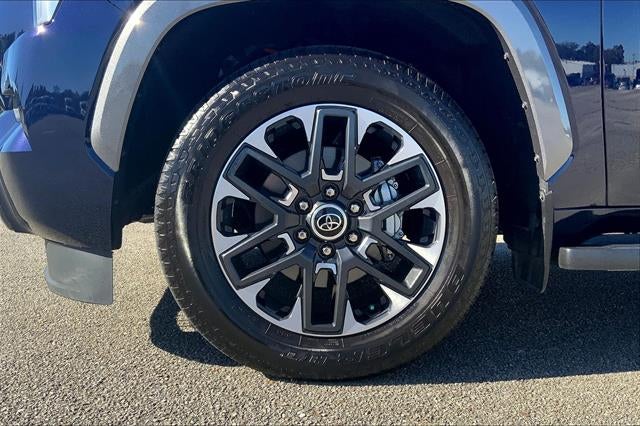 2024 Toyota Sequoia SR5